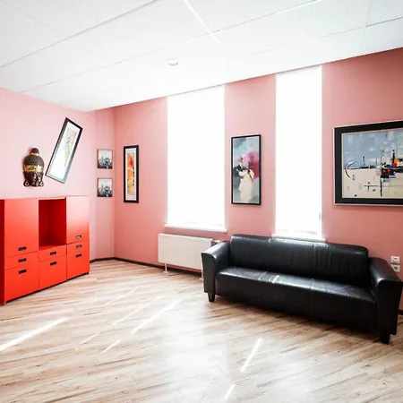 Hedgehogs Backpackers Hostel Хостел